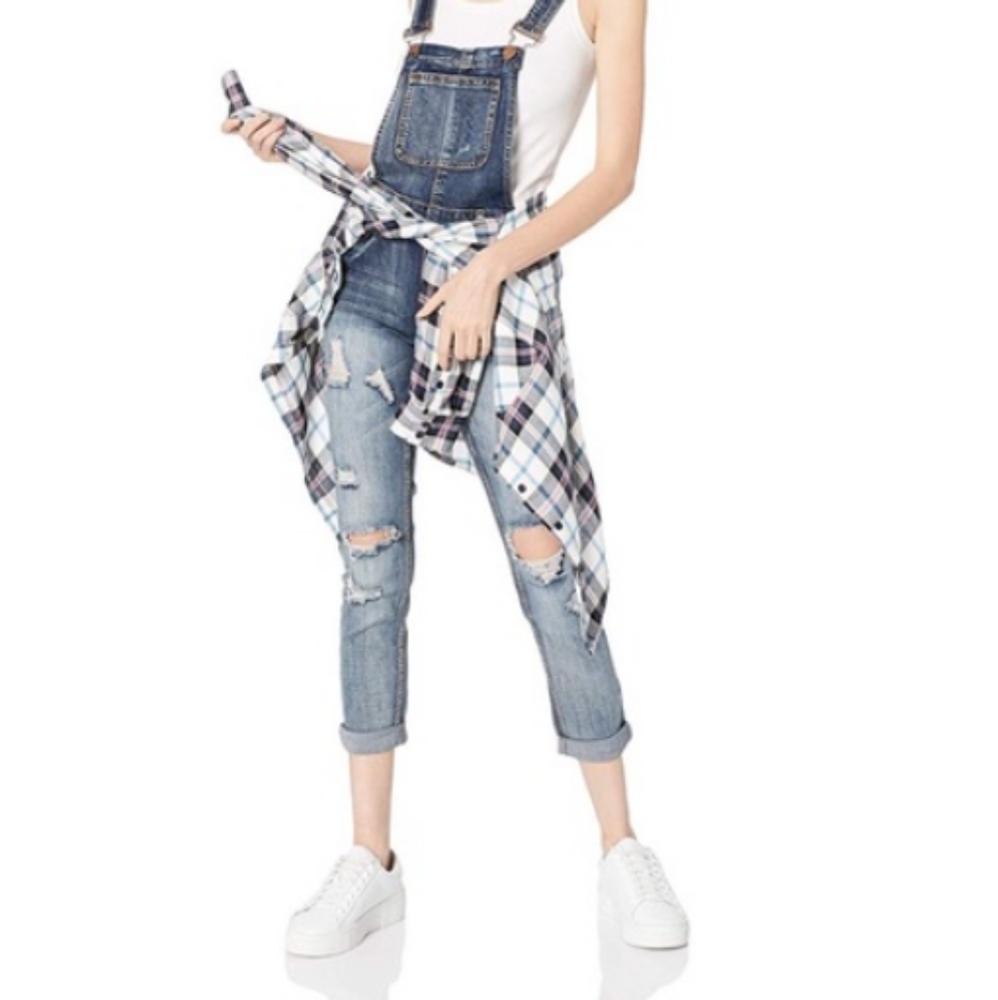 NWOT Dollhouse Dark Wash Distressed Skinny jeans